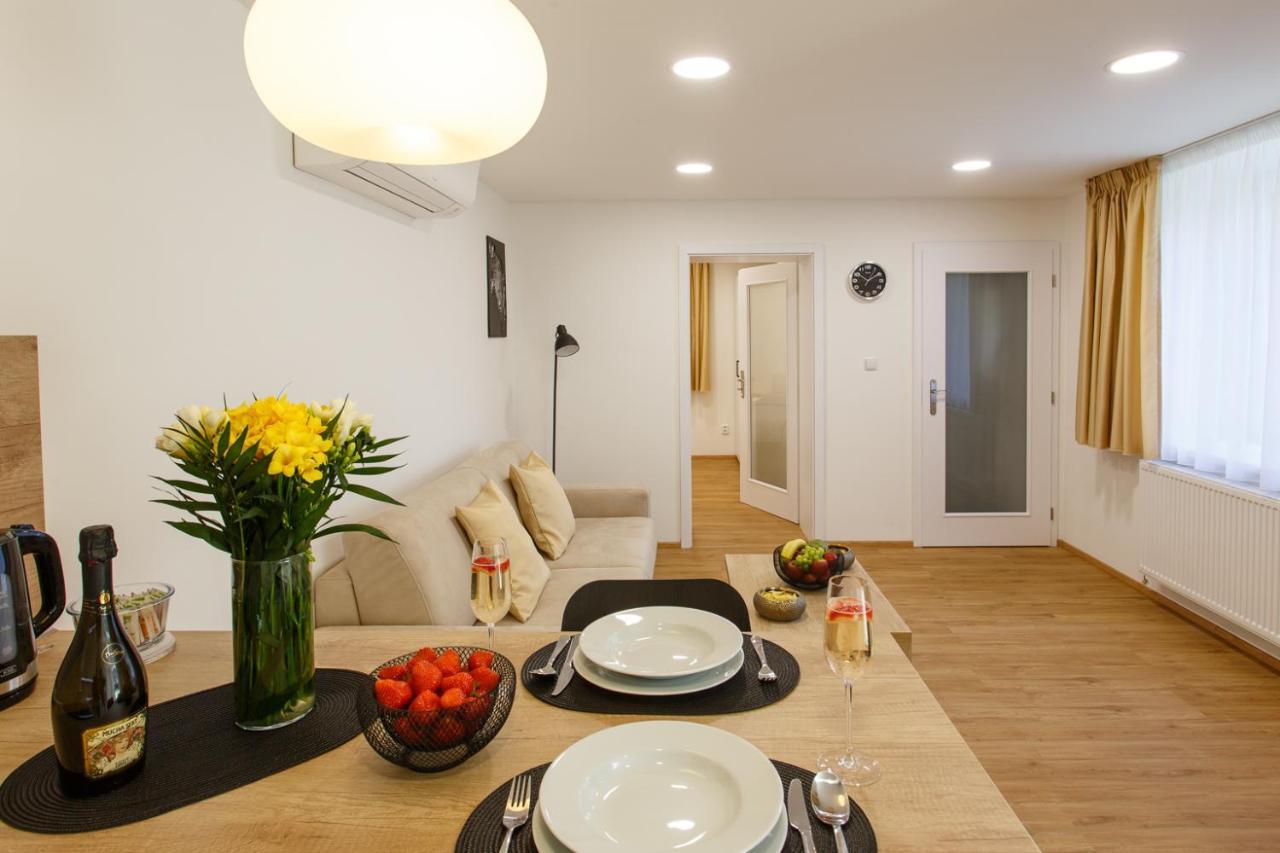 Apartments Villa Whitehouse Οστράβα Εξωτερικό φωτογραφία