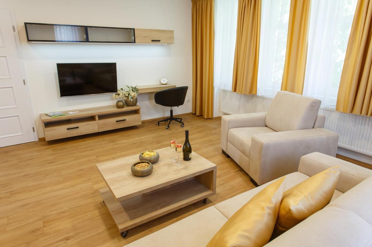 Apartments Villa Whitehouse Οστράβα Εξωτερικό φωτογραφία