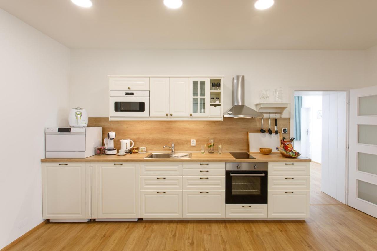 Apartments Villa Whitehouse Οστράβα Εξωτερικό φωτογραφία